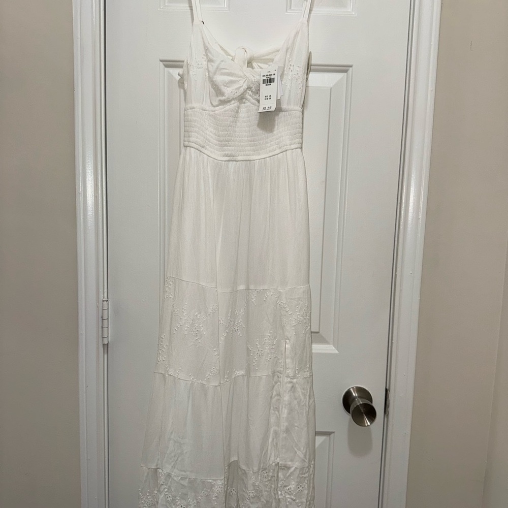 Hollister Elegant White Dress with Pockets